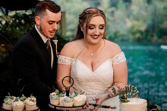Bryce-Giavanna-Rogue-River-Lodge-Oregon-Wedding-Photos (74 of 150)