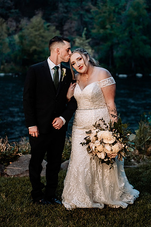 Bryce-Giavanna-Rogue-River-Lodge-Oregon-Wedding-Photos (100 of 4)
