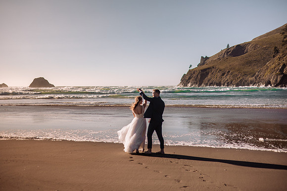 Jonathan-Sarah-Three-Rocks-Oregon-Otis-Elopement-Photos (37 of 69)
