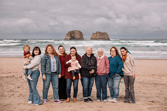 Katy-Family-Photos-2024-Rockaway-Oregon (4 of 5) v1