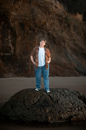 Korbyn-Senior-Photos-2023-class-of-2024-Newport-Oregon (18 of 42)