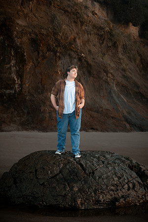 Korbyn-Senior-Photos-2023-class-of-2024-Newport-Oregon (19 of 42)