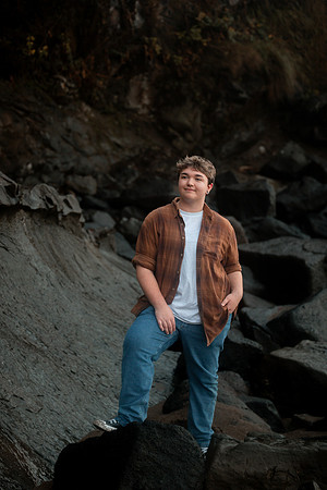 Korbyn-Senior-Photos-2023-class-of-2024-Newport-Oregon (31 of 42)