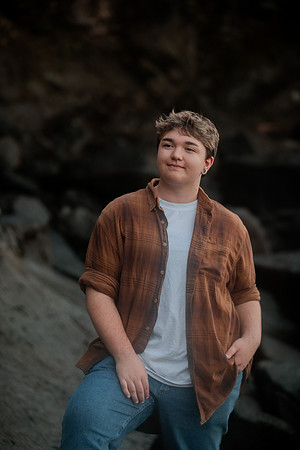 Korbyn-Senior-Photos-2023-class-of-2024-Newport-Oregon (32 of 42)
