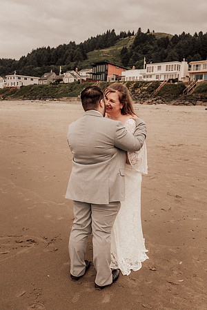Jordan-Lainey-Roads-End-lincoln-City-oregon-airbnb-Elopement-photos-63