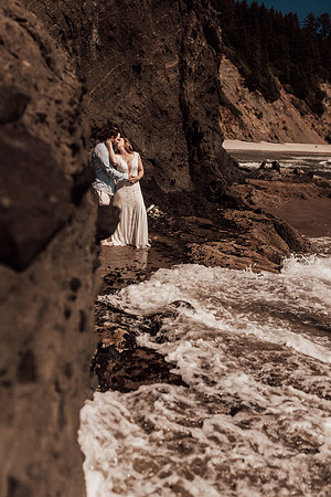 Ty-Sandy-lincoln-city-oregon-roads-end-elopement-photographer-2-7