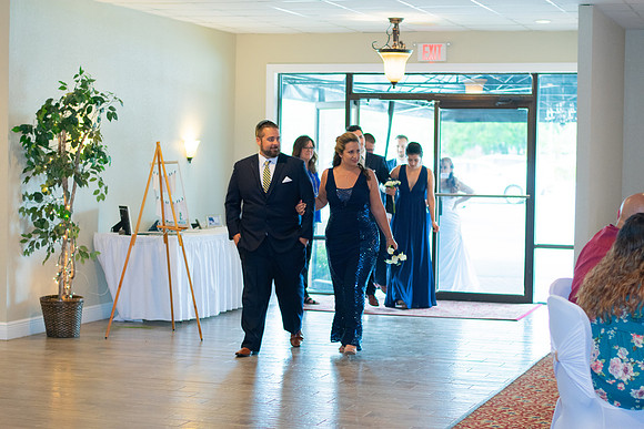 557