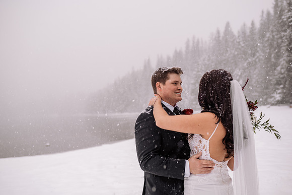 Tyler-Brittani-Lake-Priest-Idaho-Winter-Snow-Wedding-2021-03283