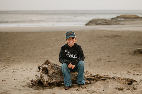 Deanna-Cape-Kiwanda-Oregon-Family-Session-2021-0134