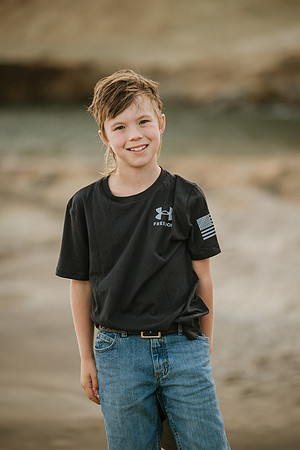 Deanna-Cape-Kiwanda-Oregon-Family-Session-2021-9770