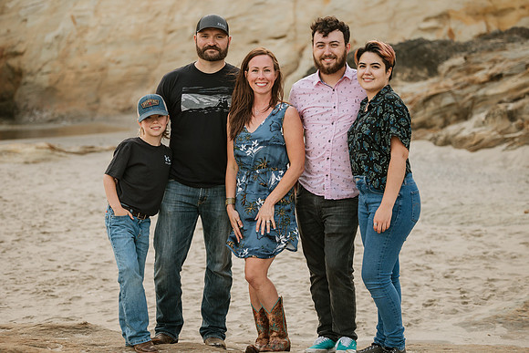 Deanna-Cape-Kiwanda-Oregon-Family-Session-2021-9791