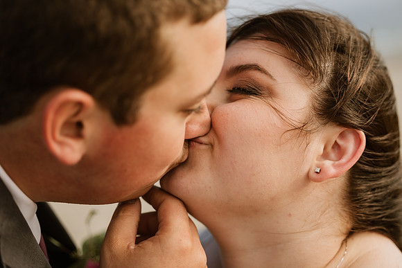 Colton-Kali-Chinook-Winds-Casino-Wedding-Photos-9616
