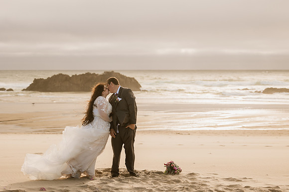 Colton-Kali-Chinook-Winds-Casino-Wedding-Photos-9827