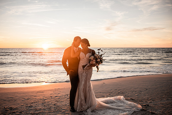 Bennett-Tamra-Sunset-Beach-House-Wedding-Saint-Peterburg-Florida-2021-8291