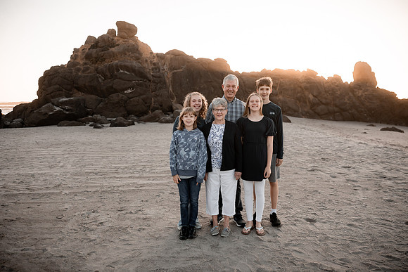 Family-Photos-2024-Lincoln-City-Oregon--2
