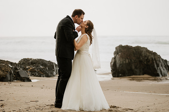 Alex-Danielle-Inn-Spanish-Head-Lincoln-City-oregon-wedding-0527