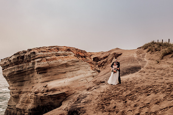 Carissa-Dustin-cape-kiwanda-oregon-elopement-photo-54
