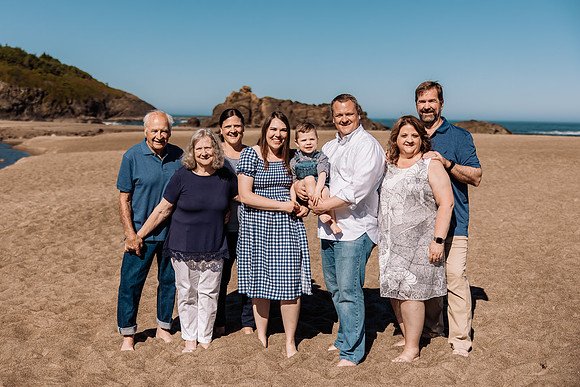 Megan-Fogarty-Creek-Oregon-Family-Photos-2022 (131 of 74)