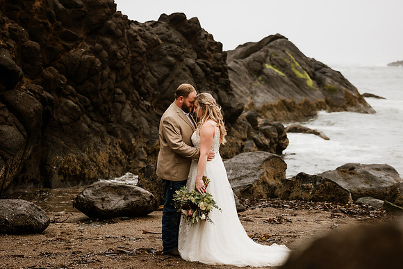 Tyler-Riley-Gold-Beach-Wedding-Photos-5273-4524