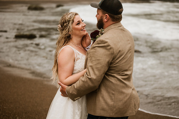 Tyler-Riley-Gold-Beach-Wedding-Photos-5273-4773