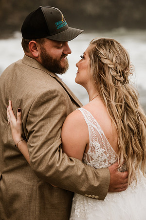 Tyler-Riley-Gold-Beach-Wedding-Photos-5273-4912