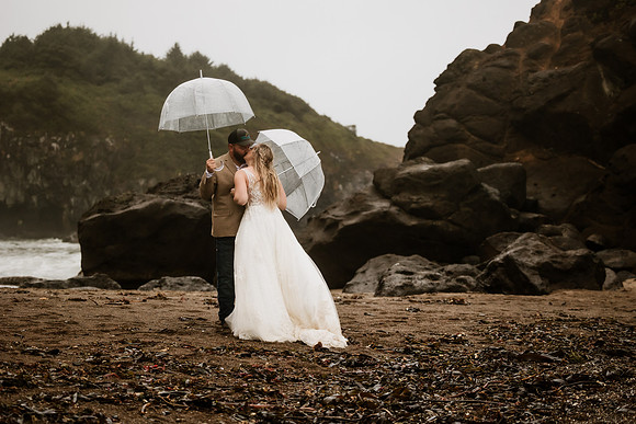 Tyler-Riley-Gold-Beach-Wedding-Photos-5273-5214