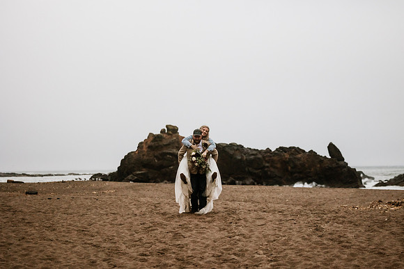 Tyler-Riley-Gold-Beach-Wedding-Photos-5273-5260-2