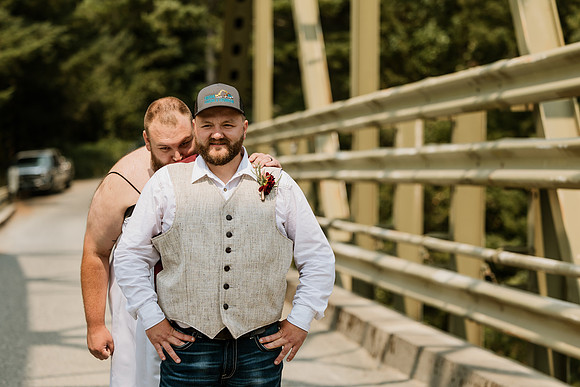 Tyler-Riley-Gold-Beach-Wedding-Photos-5273-7286