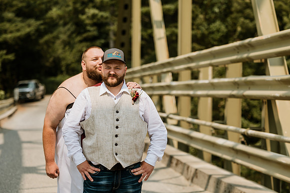 Tyler-Riley-Gold-Beach-Wedding-Photos-5273-7282