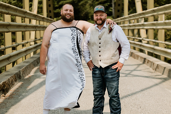 Tyler-Riley-Gold-Beach-Wedding-Photos-5273-7316