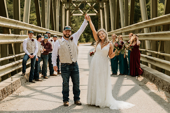Tyler-Riley-Gold-Beach-Wedding-Photos-5273-7402