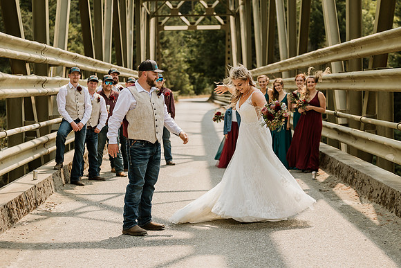 Tyler-Riley-Gold-Beach-Wedding-Photos-5273-7420