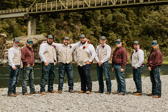 Tyler-Riley-Gold-Beach-Wedding-Photos-5273-7498