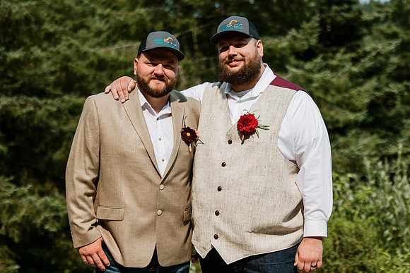Tyler-Riley-Gold-Beach-Wedding-Photos-5273-7637