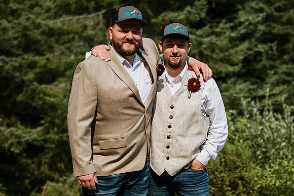 Tyler-Riley-Gold-Beach-Wedding-Photos-5273-7649