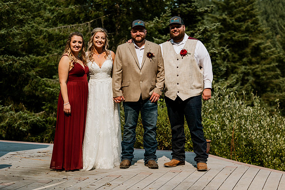 Tyler-Riley-Gold-Beach-Wedding-Photos-5273-7764