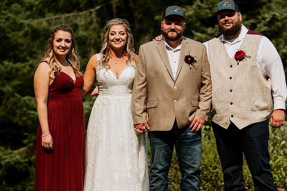 Tyler-Riley-Gold-Beach-Wedding-Photos-5273-7770