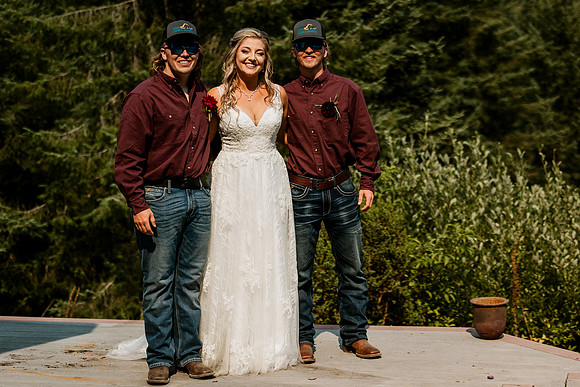 Tyler-Riley-Gold-Beach-Wedding-Photos-5273-7800