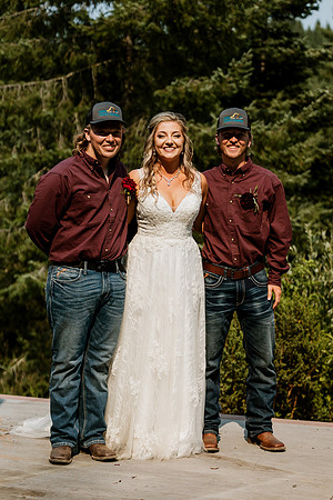Tyler-Riley-Gold-Beach-Wedding-Photos-5273-7807