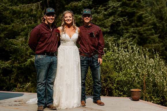Tyler-Riley-Gold-Beach-Wedding-Photos-5273-7810