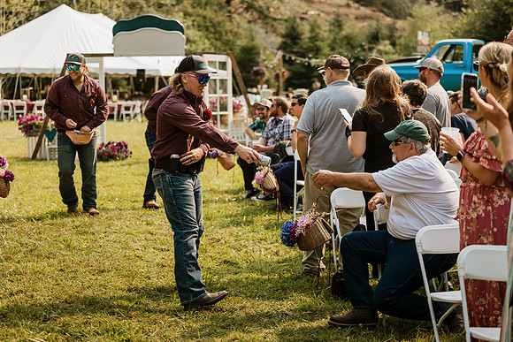 Tyler-Riley-Gold-Beach-Wedding-Photos-5273-8055