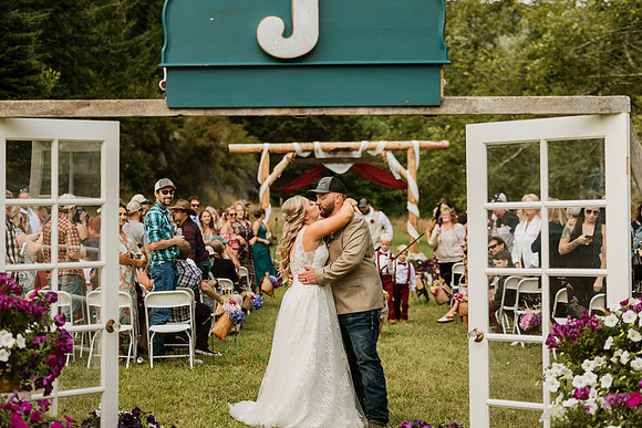 Tyler-Riley-Gold-Beach-Wedding-Photos-5273-8233