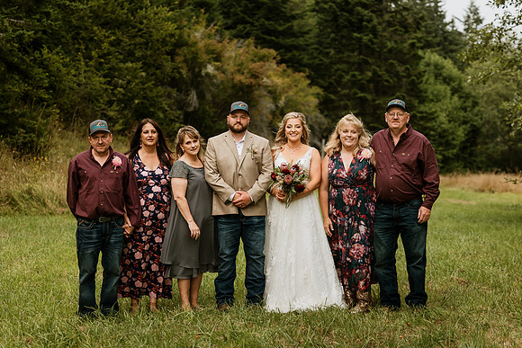 Tyler-Riley-Gold-Beach-Wedding-Photos-5273-8381