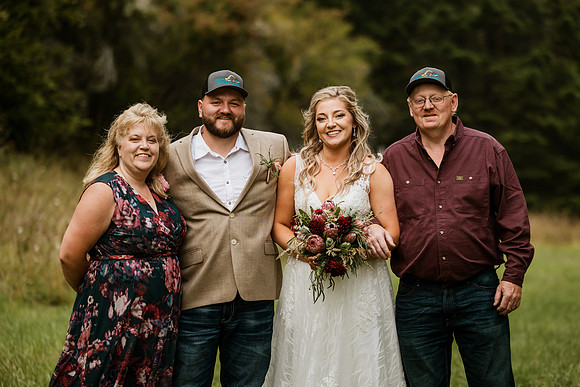 Tyler-Riley-Gold-Beach-Wedding-Photos-5273-8396