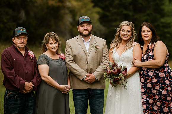 Tyler-Riley-Gold-Beach-Wedding-Photos-5273-8429