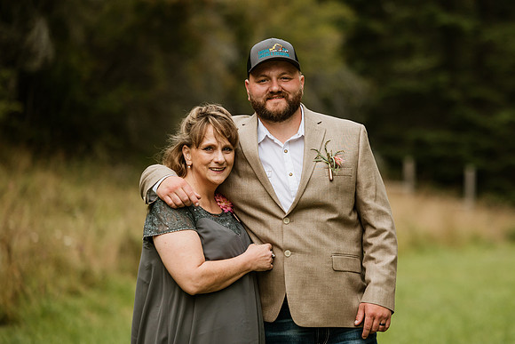 Tyler-Riley-Gold-Beach-Wedding-Photos-5273-8437