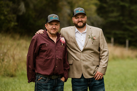 Tyler-Riley-Gold-Beach-Wedding-Photos-5273-8443