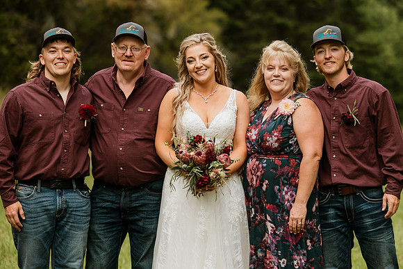 Tyler-Riley-Gold-Beach-Wedding-Photos-5273-8477
