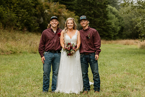 Tyler-Riley-Gold-Beach-Wedding-Photos-5273-8484
