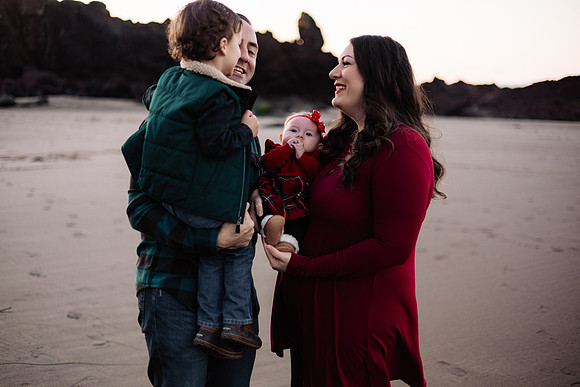 DJ-Brittany--Beaux-Rori-Family-Photos-2023-Lincoln-City-oregon (2 of 32)